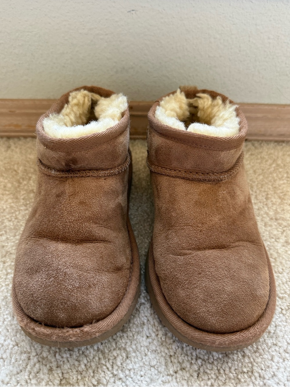 UGG Kids’ Classic Genuine Shearling Mini Boot Chestnut